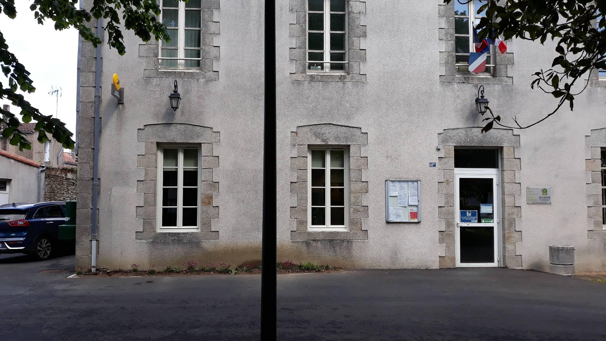 la-poste-agence-communale-sevremoine-mairie-49230-la-poste