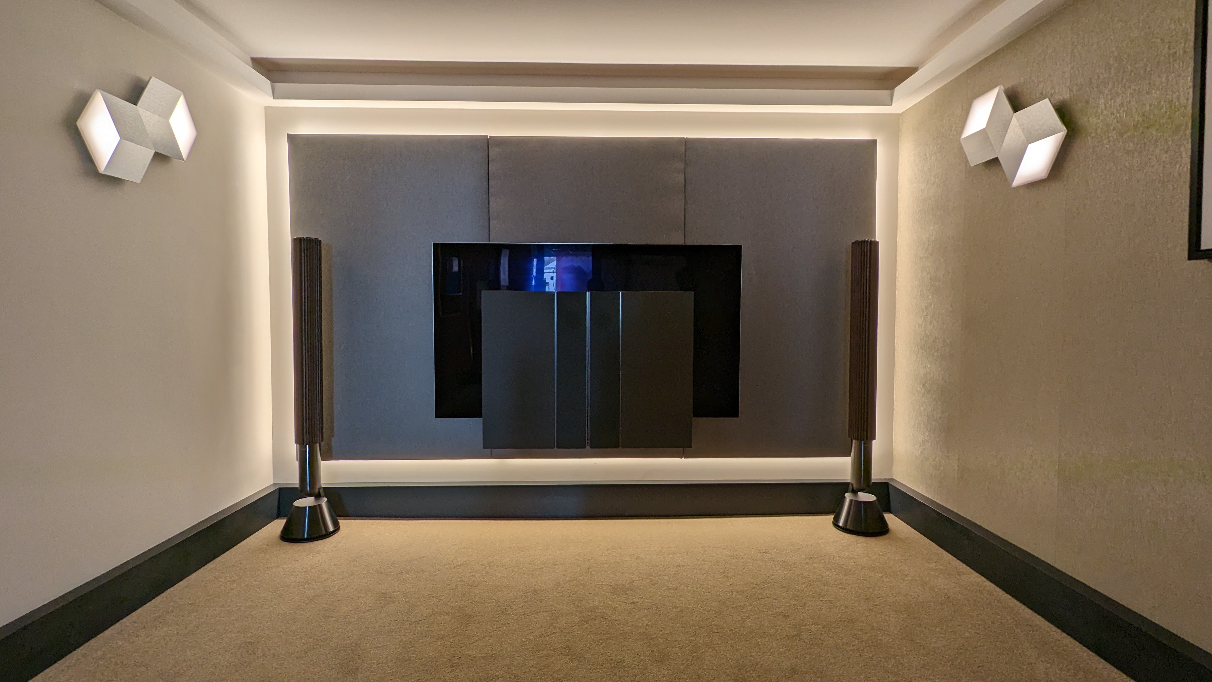 Bang & Olufsen : Luxury home sound systems in Milan