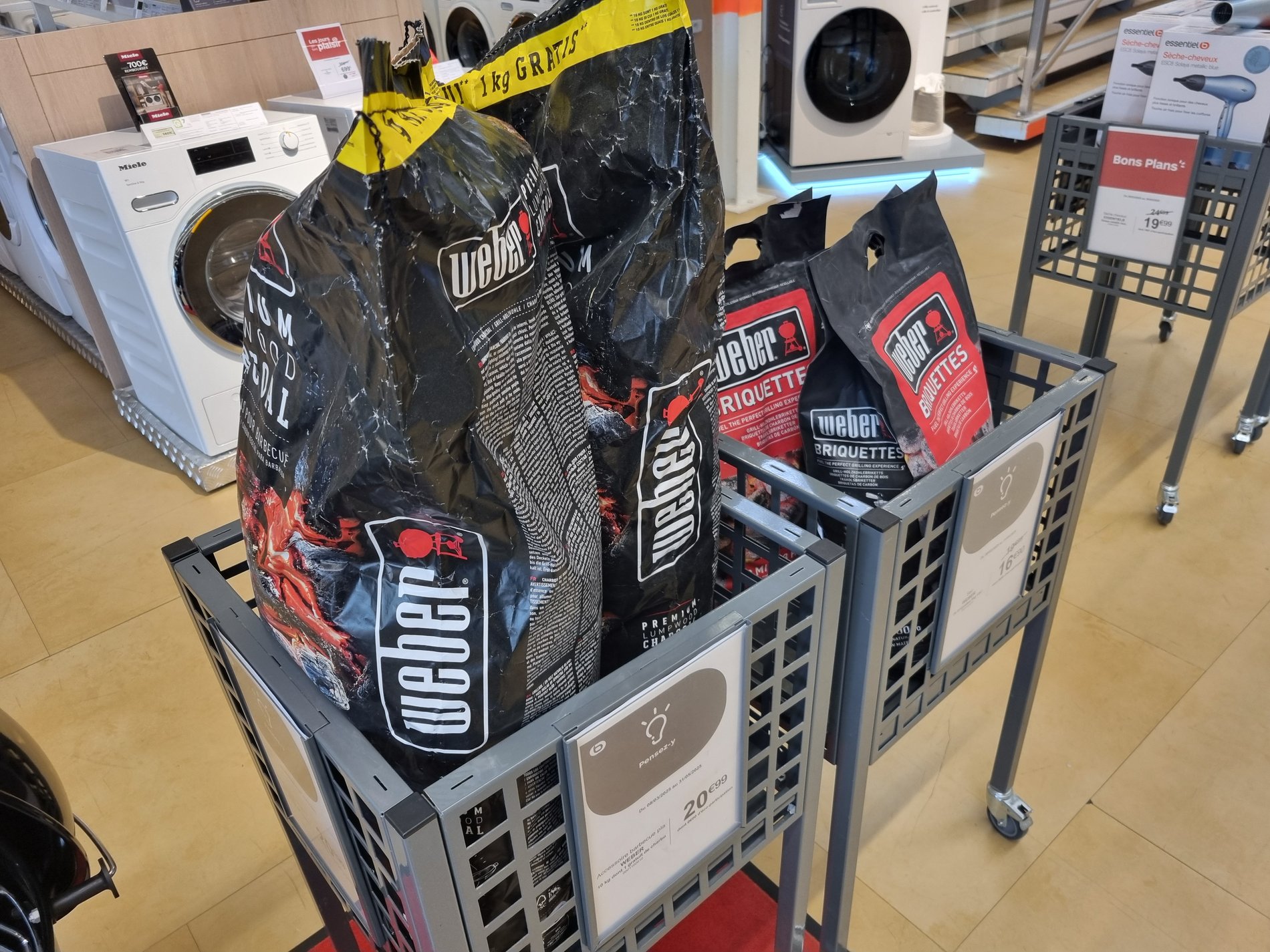 Notre gamme de Barbecue Weber proche de Salon, Velaux, Coudoux et Marignane