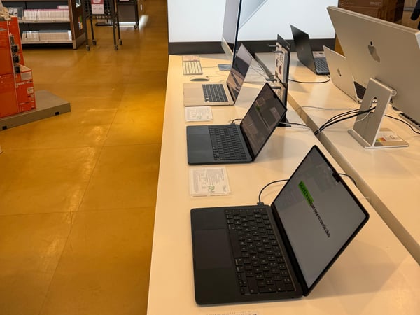 Espace Apple, Macbook Air, Macbook Pro, iPhone, iPad, Apple Watch chez Boulanger Villeneuve d'Ascq (V2)