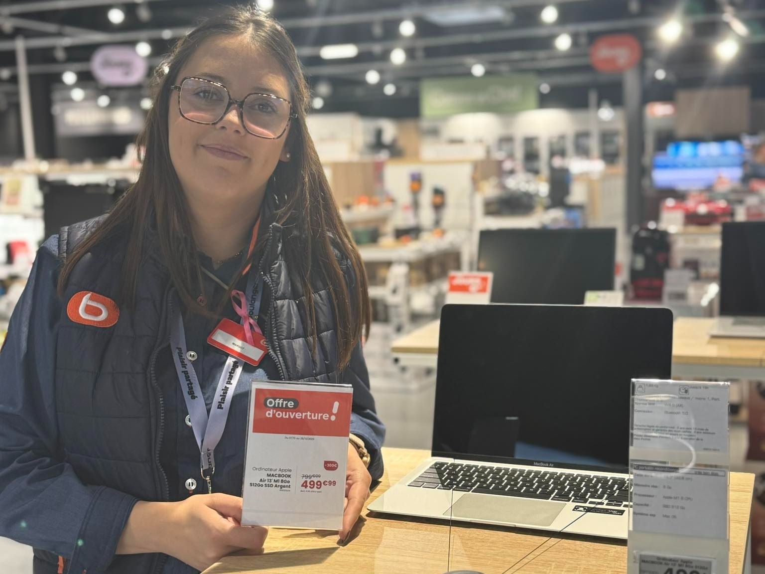 Margot vous aides a trouver LE produit parfait pour les fêtes ! - BOULANGER SOISSONS