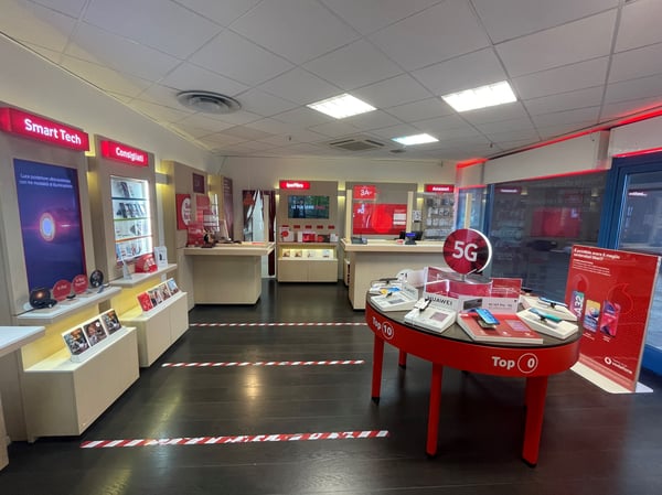 Vodafone Store | Top Center