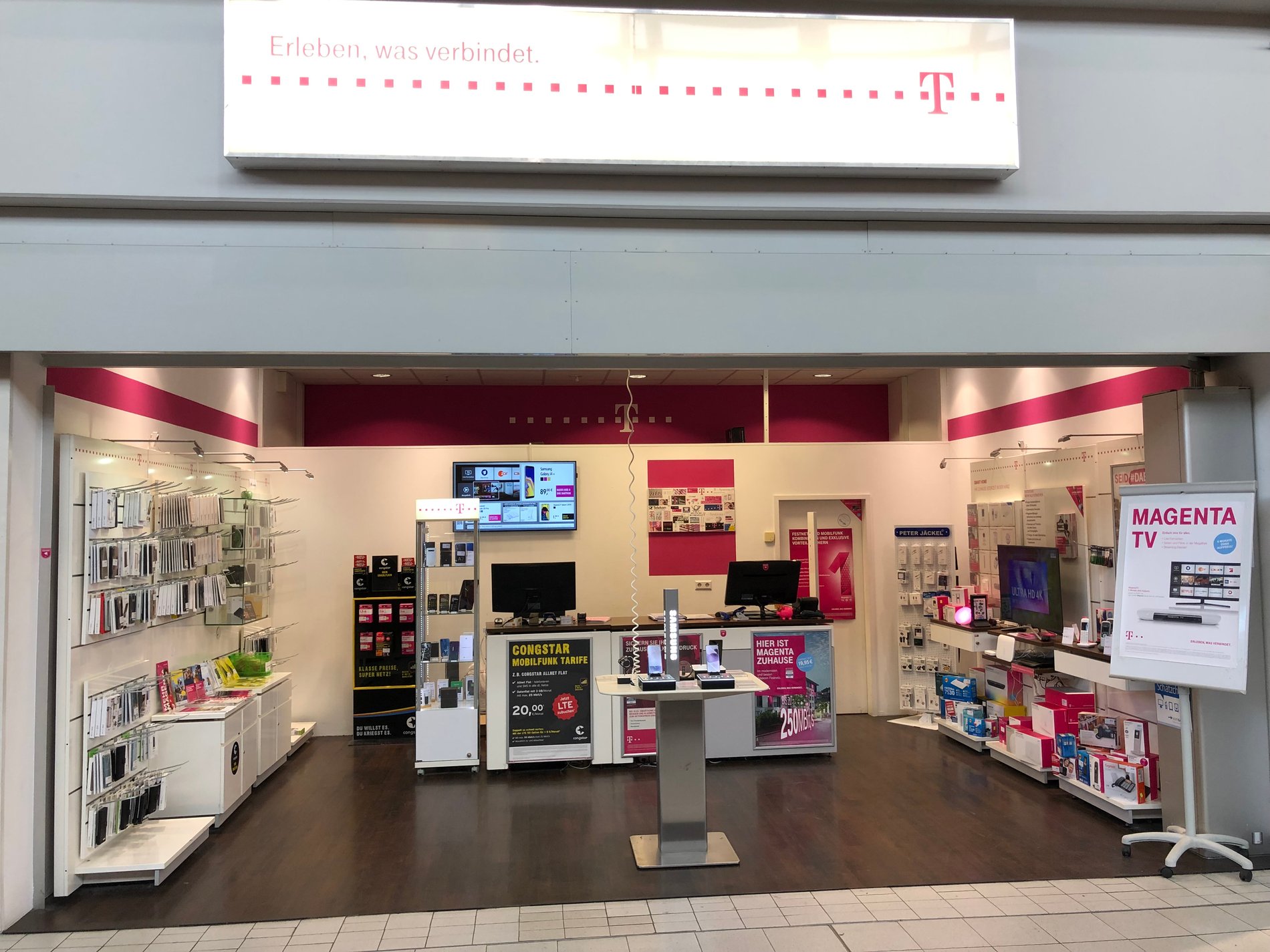 Store photo