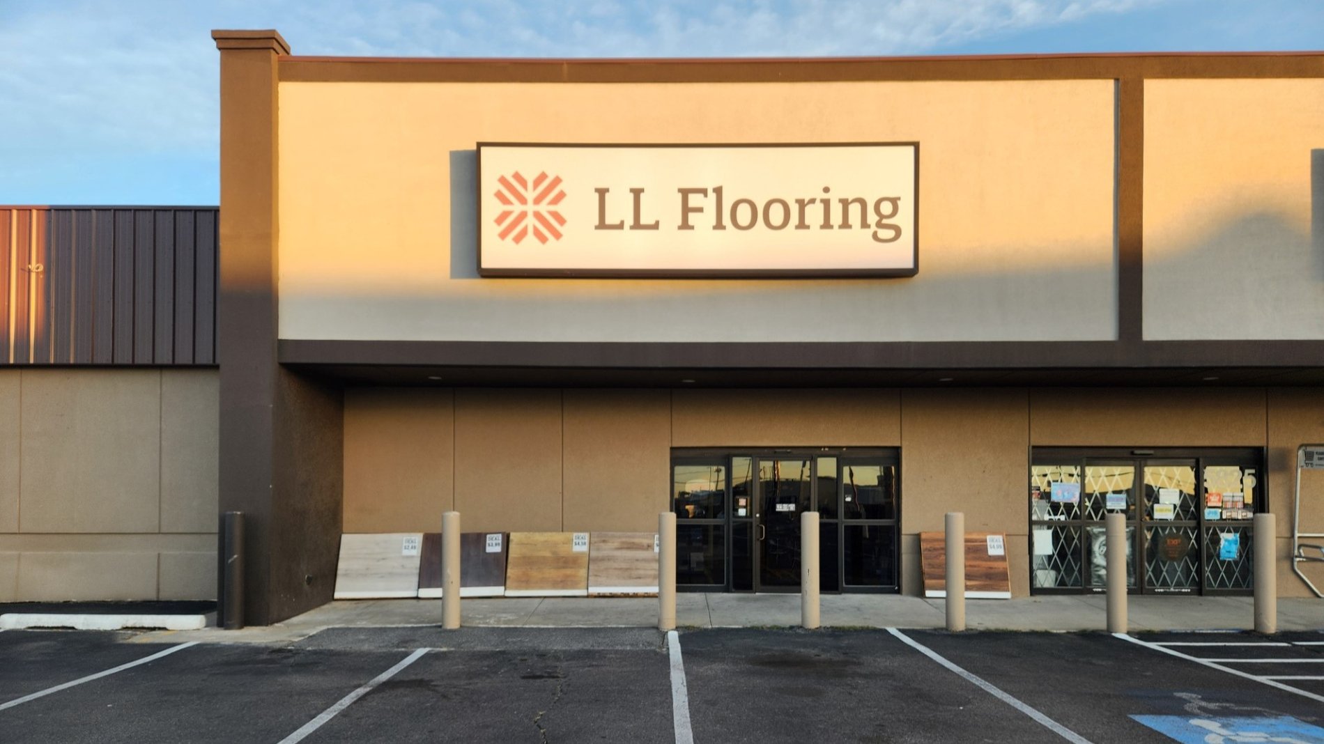 LL Flooring 1066 Oklahoma City 5835 West Reno Avenue