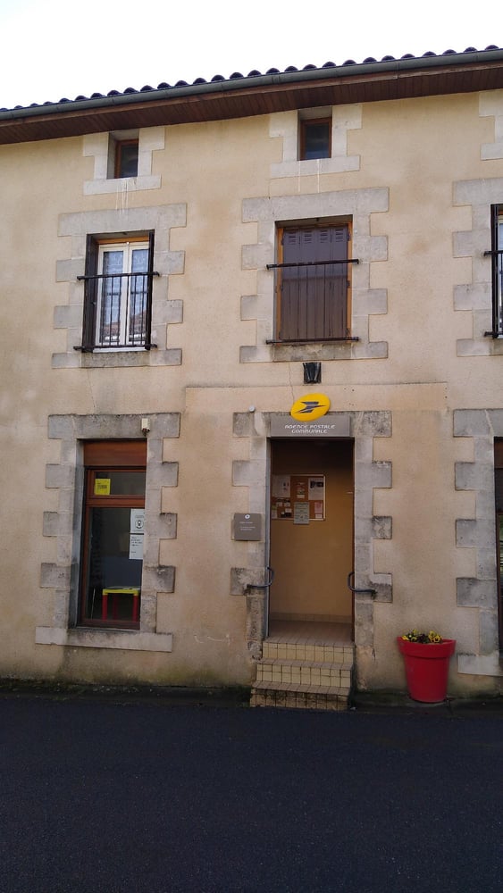 Photo du point La Poste Agence Communale CHASSENON Mairie