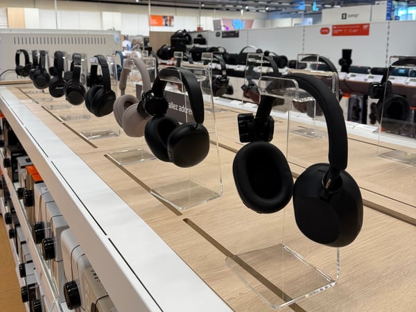 Rayon casque sur présentoir jbl, sonos, sony Boulanger Libourne