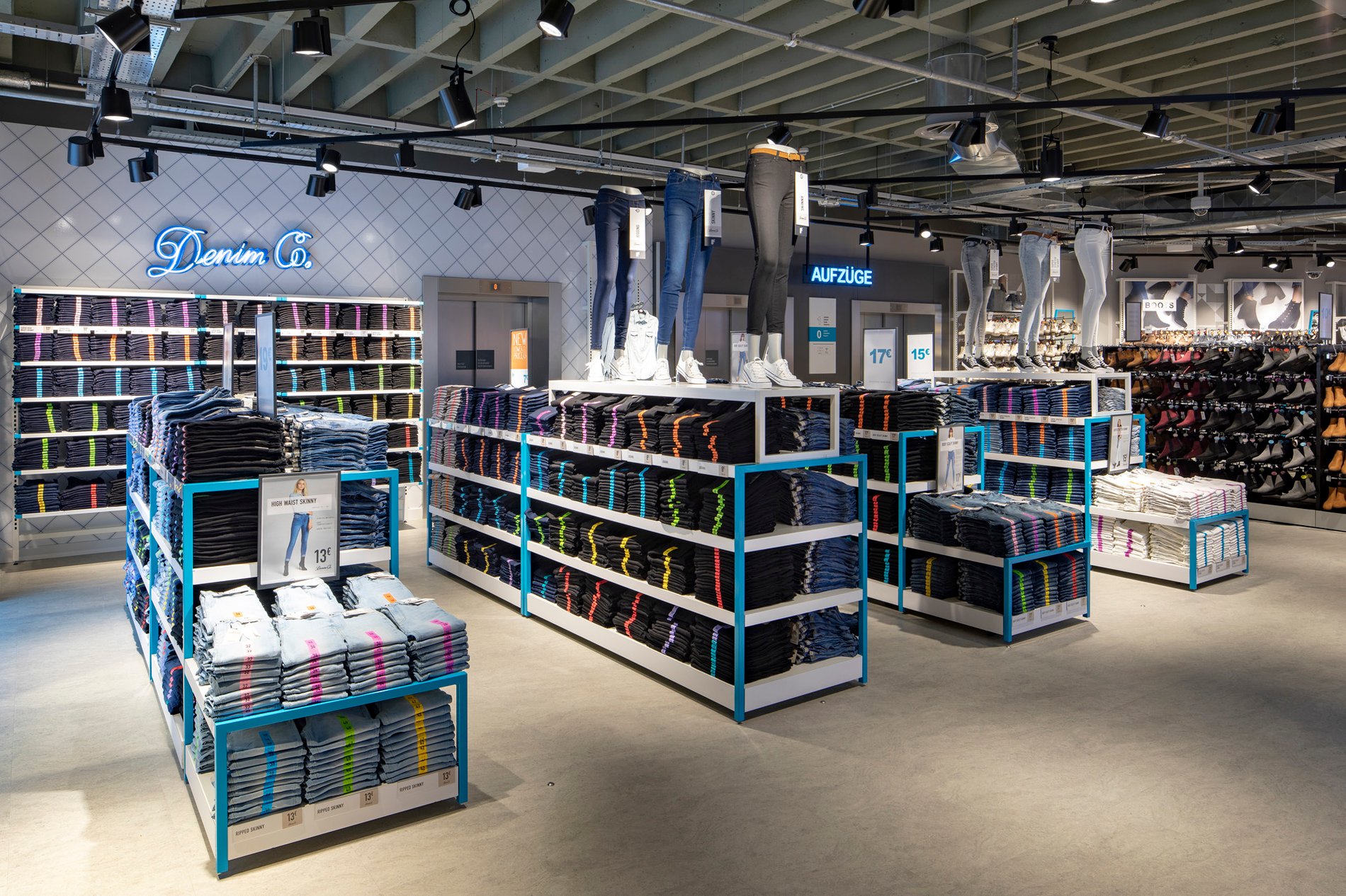 Primark Ingolstadt Take Care Stay Safe