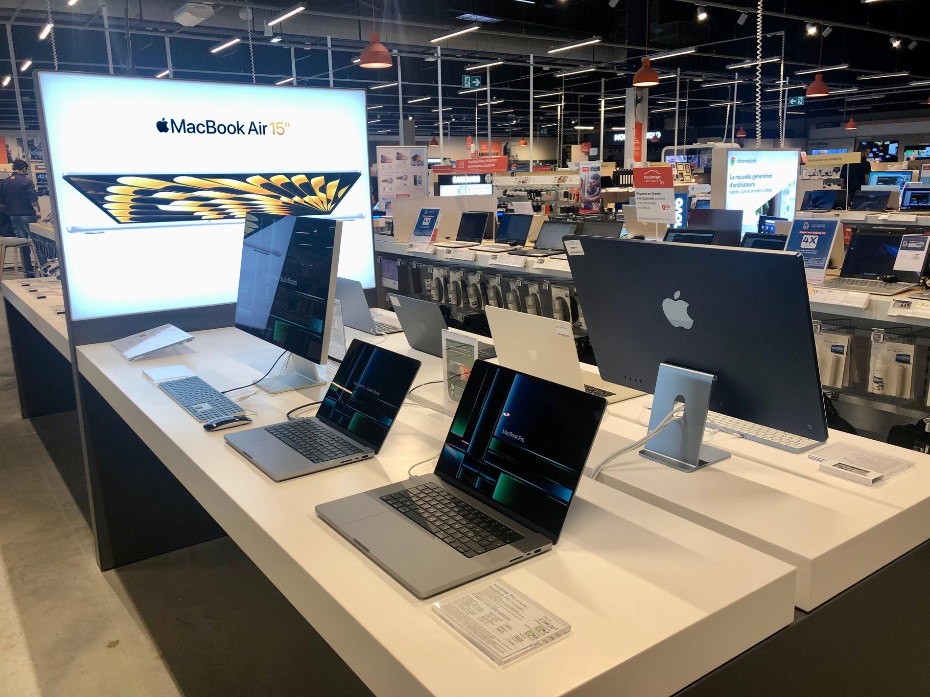 Découvrez le nouveau Macbook air15  - Boulanger Claye Souilly