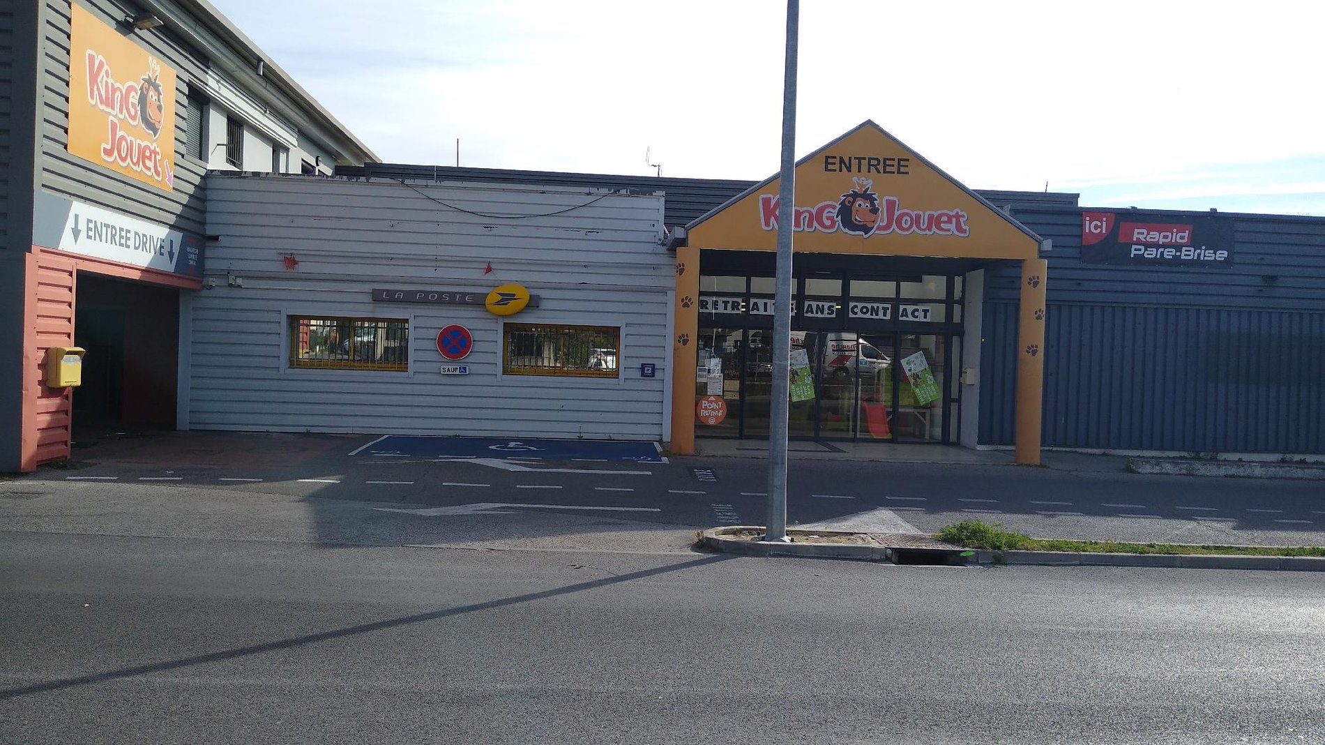 La Poste Bagnols Sur Ceze A Daudet 30200 La Poste