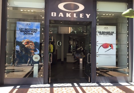 What are Oakley Vault locations?