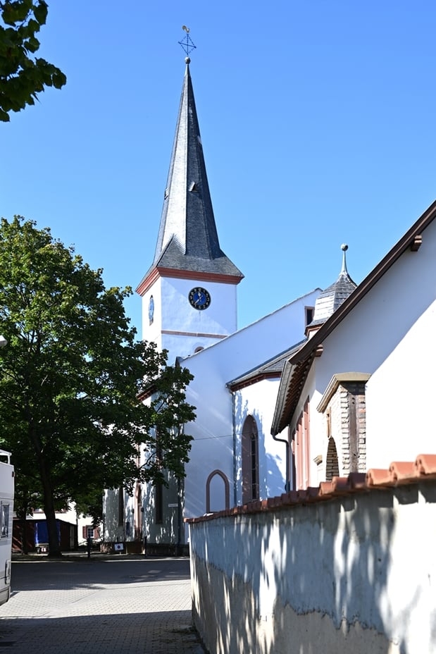 Evangelische Kirche Worms-Heppenheim (Foto: Ben Pakalski)