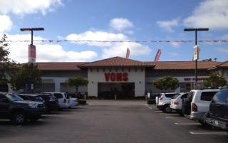 Vons Store Front Picture at 7544 Girard Ave in La Jolla CA