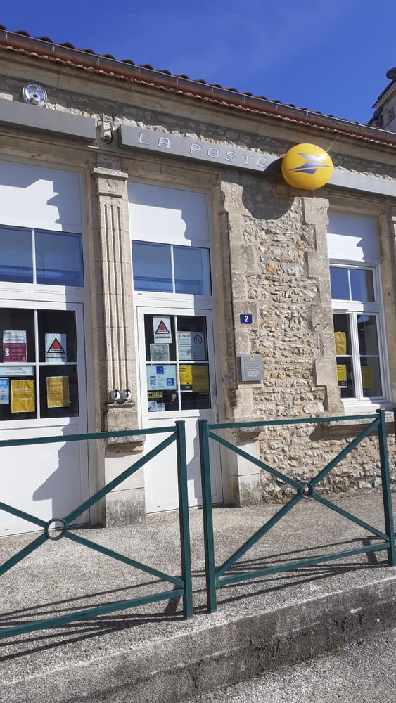 Photo du point La Poste CHASSENEUIL SUR BONNIEURE