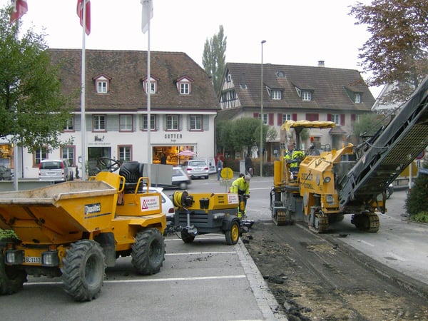 Strassenbau- Werkleitungen- Kanalisation- Gasleitung- Road Construction