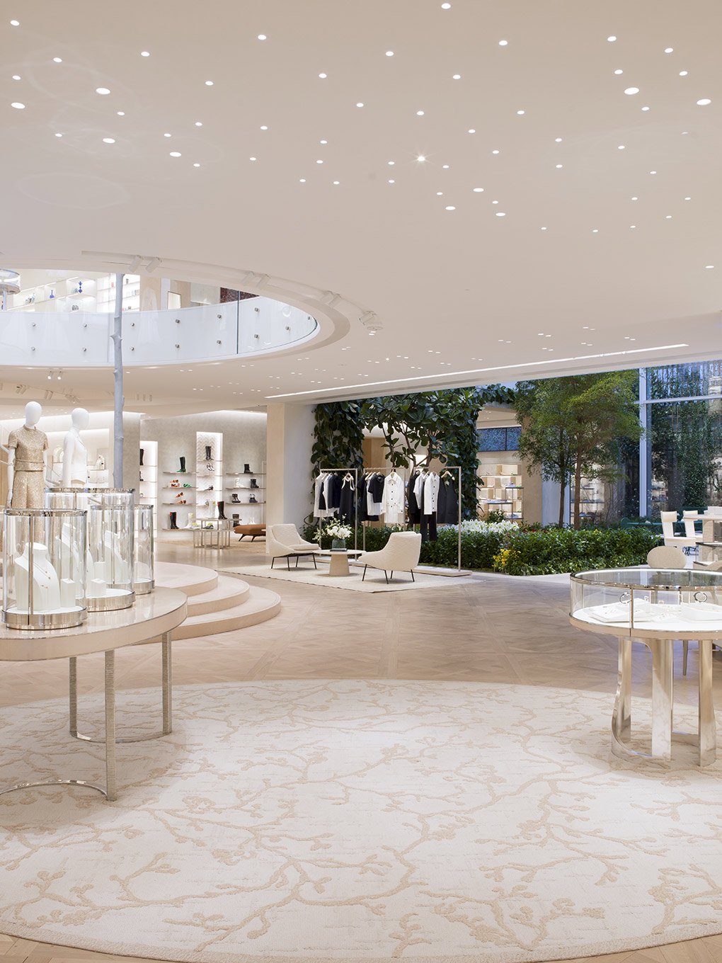 DIOR Boutique Dior France Paris 30 Avenue Montaigne