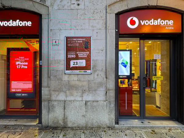 L'esterno del Fastweb+Vodafone Store Piazza Imbriani | Andria