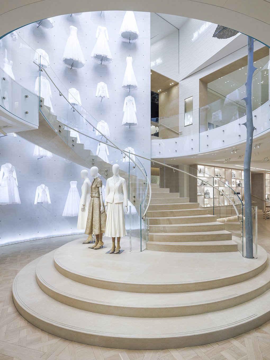 DIOR Boutique Dior France Paris 30 Avenue Montaigne