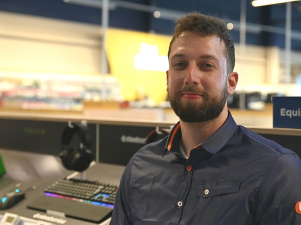 Lucas, équipier client du magasin Boulanger Vendenheim Reichstett