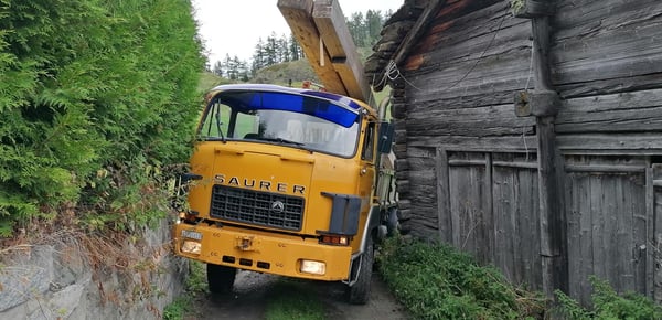 camion adapté  pour les  accès restreints