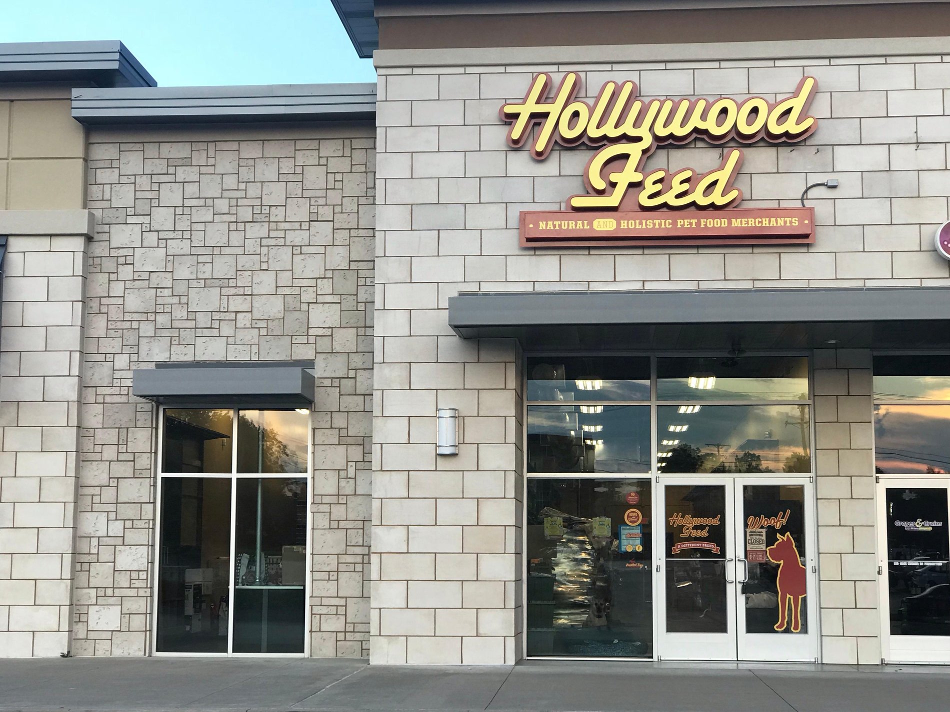 Hollywood Feed Yale Village: {KEYWORDS} in Tulsa, OK