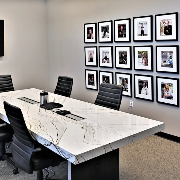 CAMBRIA SALES AND DISTRIBUTION CENTER SHOWROOM – FORT LAUDERDALE quartz conference table