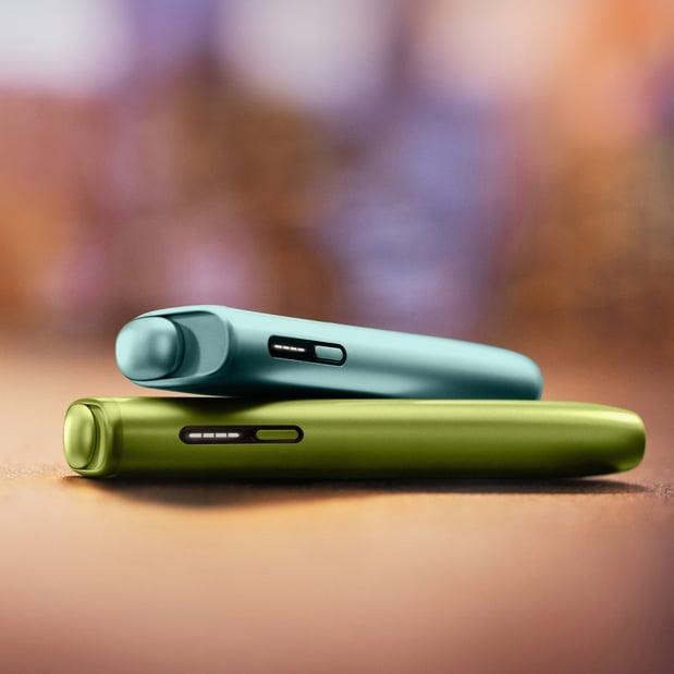 IQOS ILUMA i ONE Verde e IQOS ILUMA i ONE Azul Claro