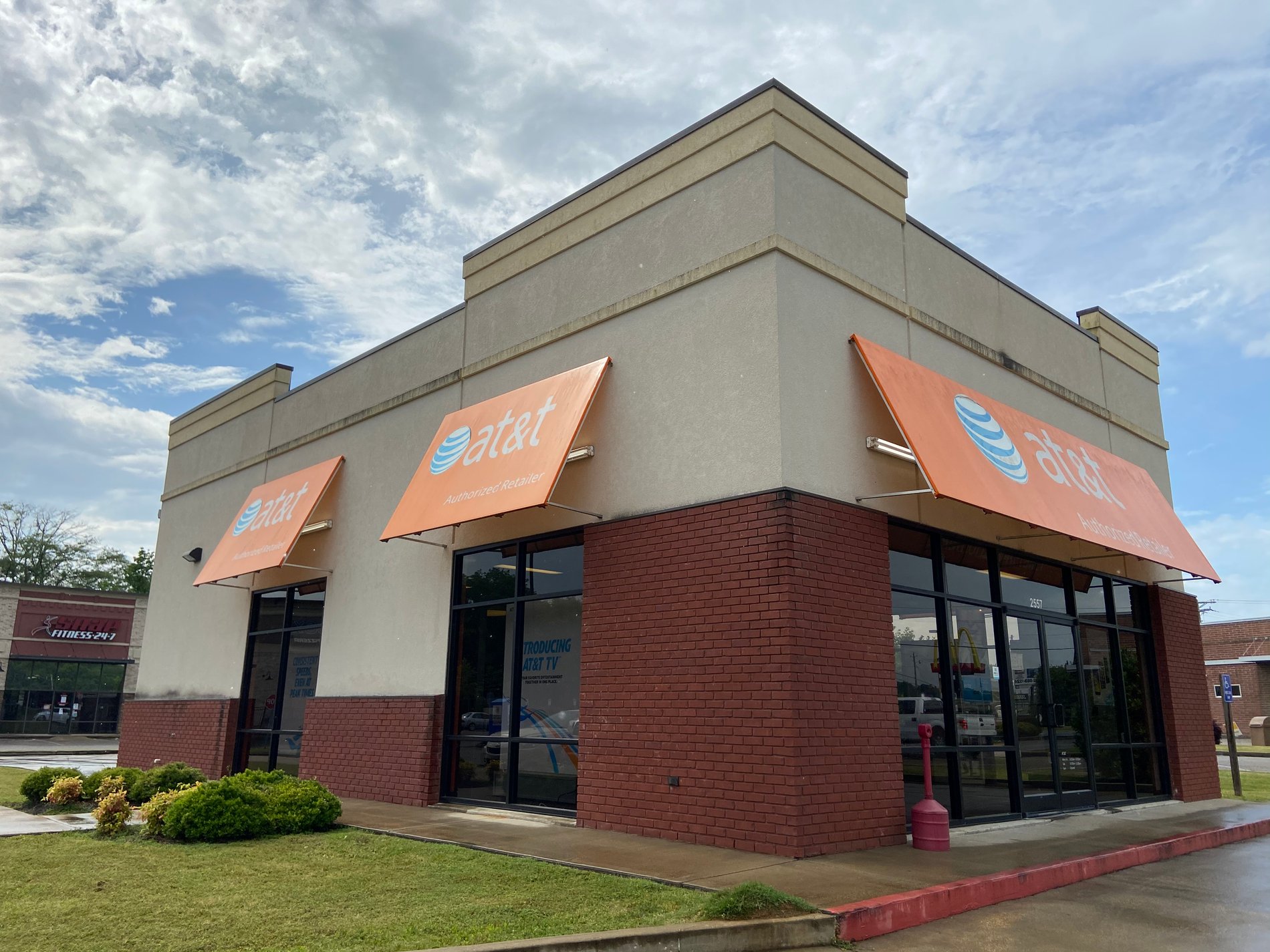 Saltillo Store Apple iPhone 12 and Samsung Devices Saltillo, MS AT&T