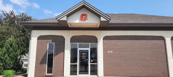Exterior image of First Interstate Bank in Watertown, SD.