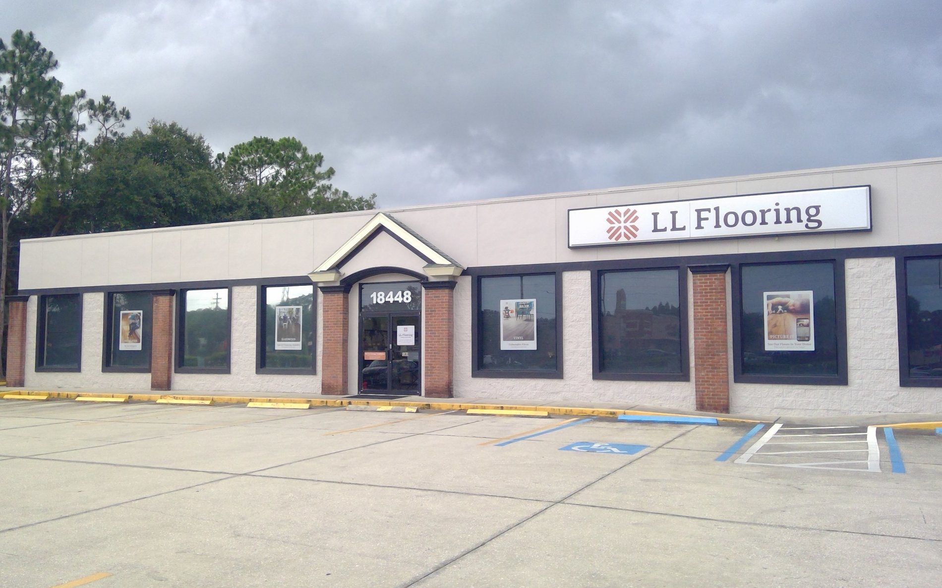 LL Flooring #1045 Lutz | 18448 N US Highway 41 | Storefront