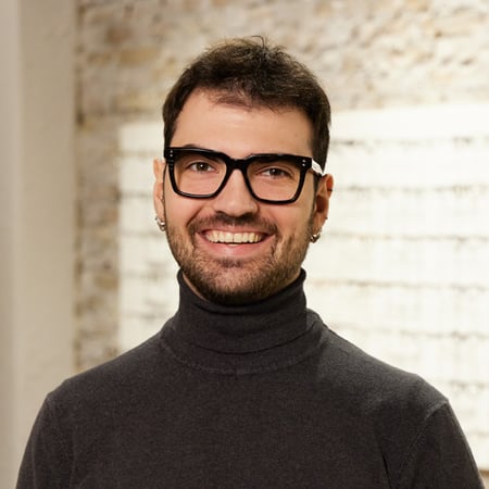 Filippo Castagnaro, in Ausbildung zum Augenoptiker EFZ