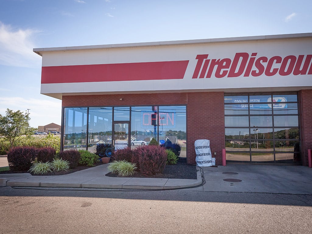 Tire Discounters W. Hamilton tires, alignment, brakes, autoglass in Hamilton, OH