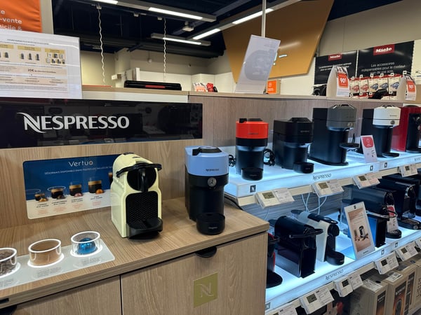 Machine à café Nespresso chez Boulanger Paris Italie2.