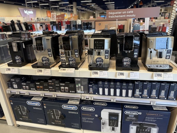 Les machines à grain Delonghi dans le magasin Boulanger Arras