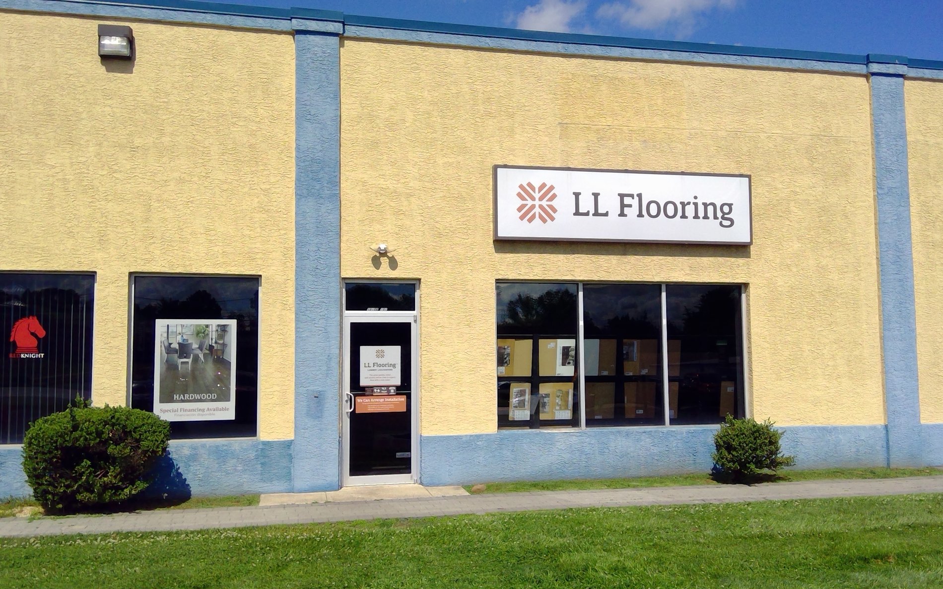 LL Flooring #1262 Colmar | 285 Bethlehem Pike | Storefront