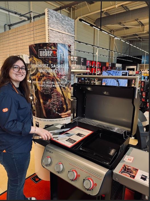barbecue 
weber 
bbq 
camping gaz 
plancha 
saucisse 
merguez 
poulet 
frites 
champagne 
sonde 
broche 
cochon 
sel
poivre