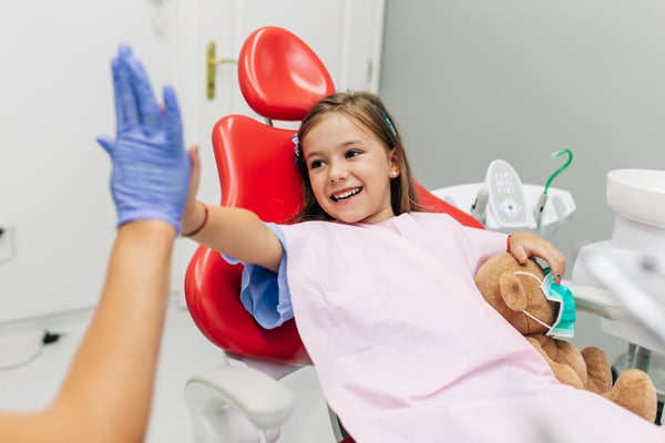 traitements dentaires sans douleurs pour enfant à la clinique dentaire de meyrin