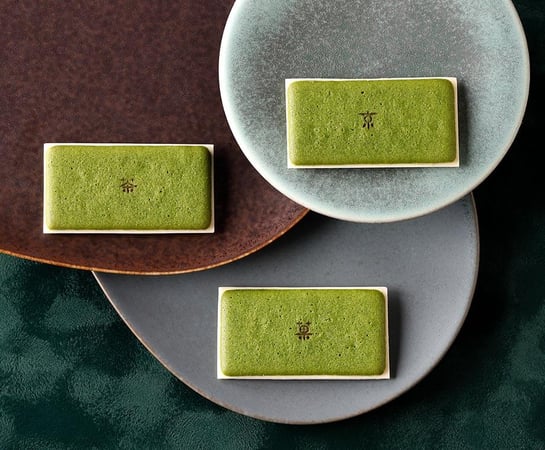 濃厚な抹茶の風味を活かしたラングドシャクッキー「茶の菓」