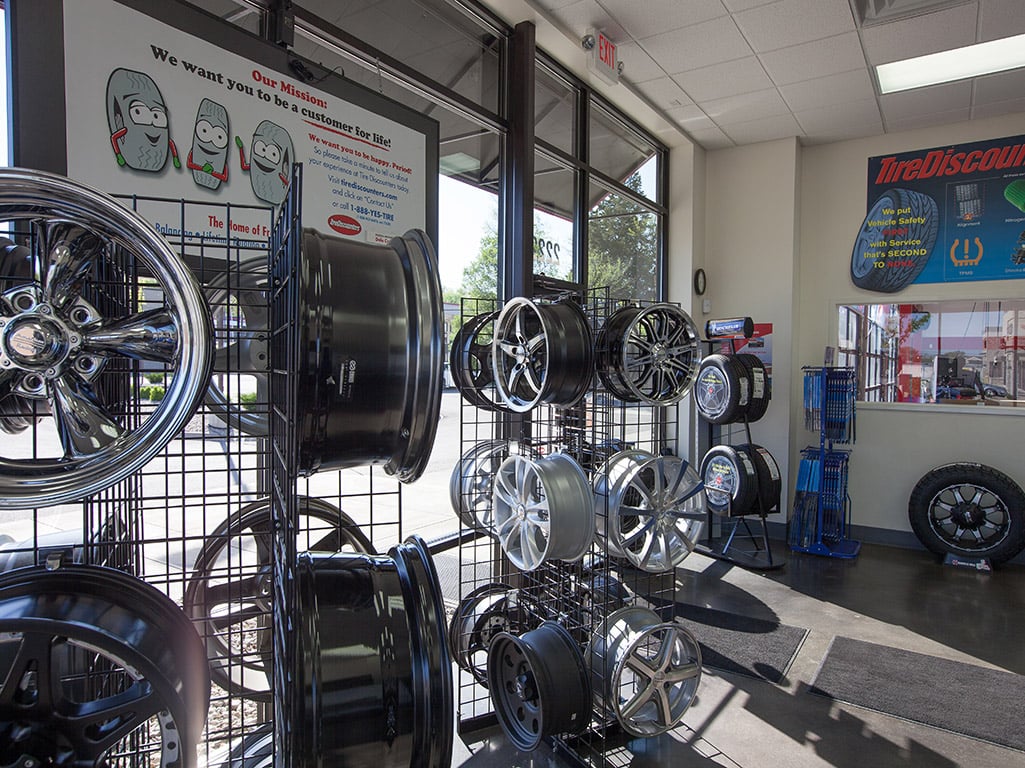 Tire Discounters Wesley Commons tires, alignment, brakes, autoglass