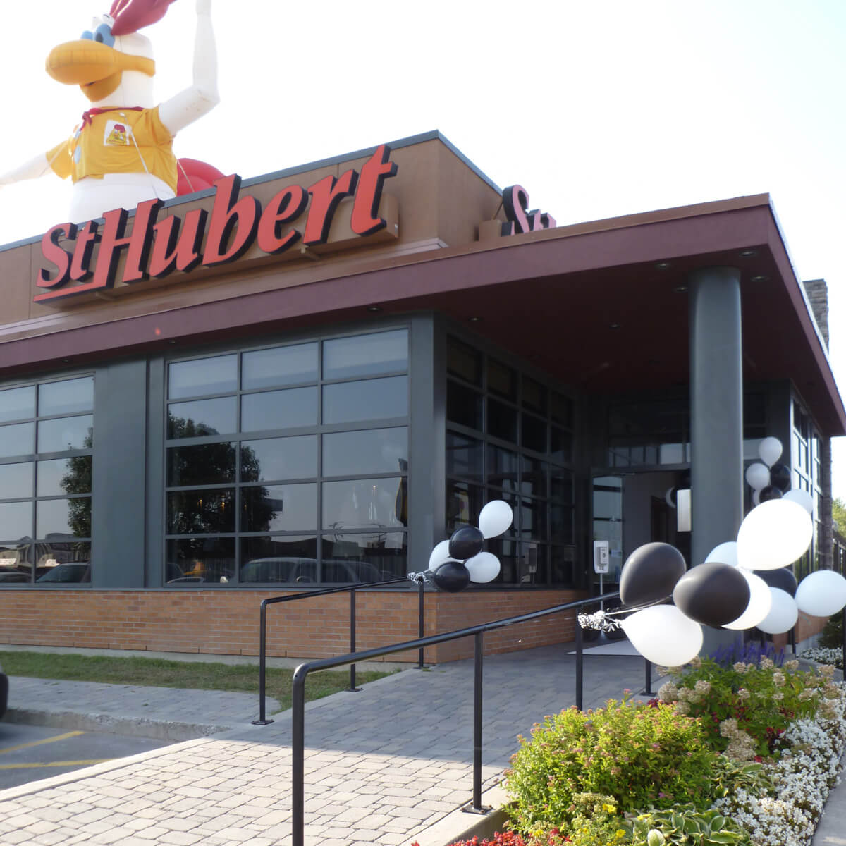 St-Hubert Restaurant et bar - St-Martin Ouest (Laval)