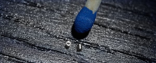 Mikro Bearbeitung Bohrungen mit Ø 0.05 mm