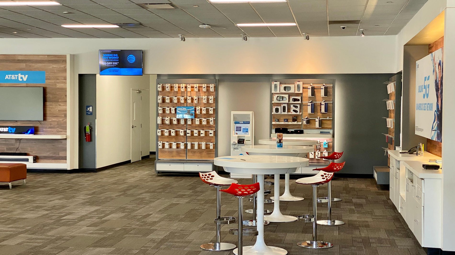 AT&T Store Southside Boulevard iPhone SE w/ Curbside Pickup