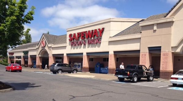 Safeway Store Front Picture at 22000 Salamo Rd in West Linn OR