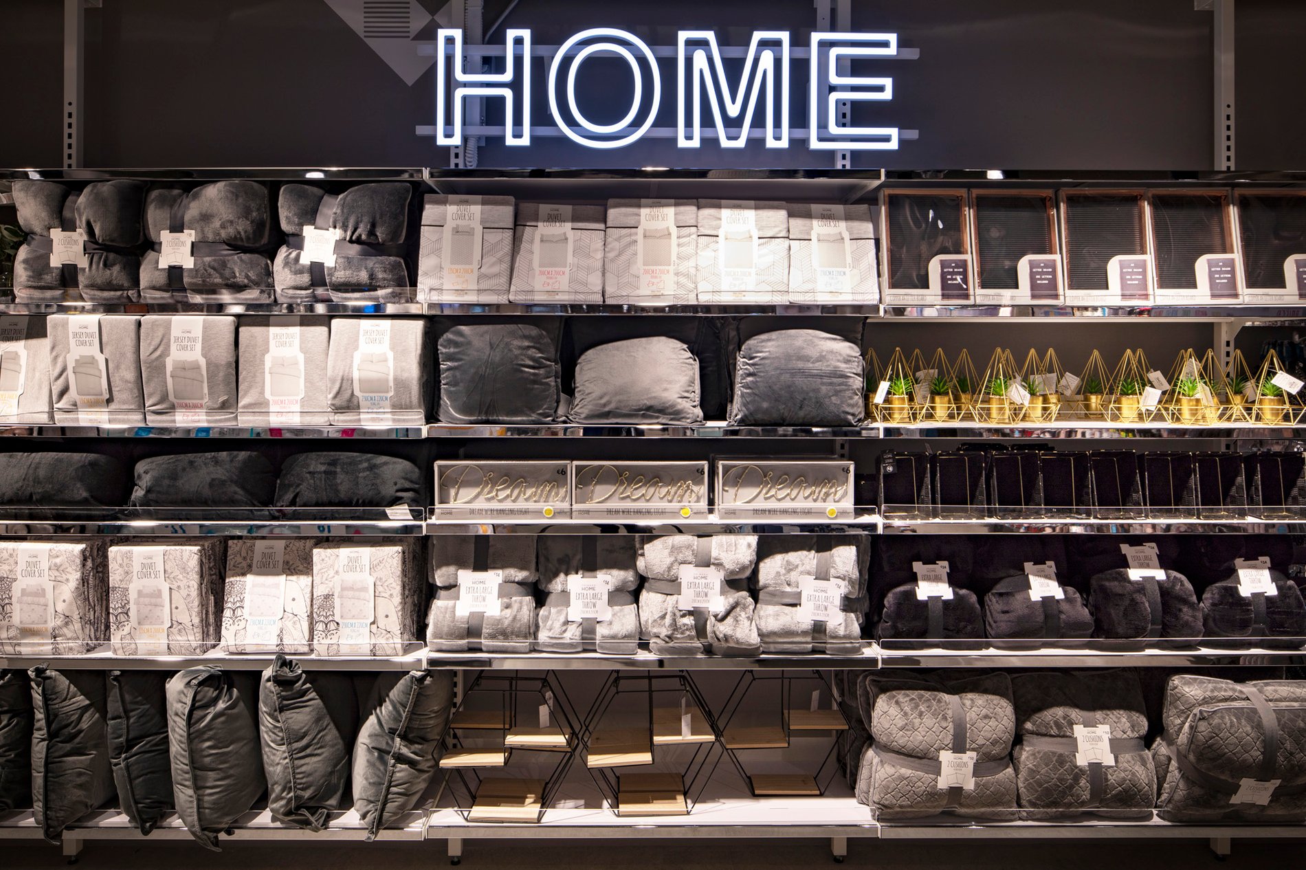 Primark Ingolstadt Take Care Stay Safe