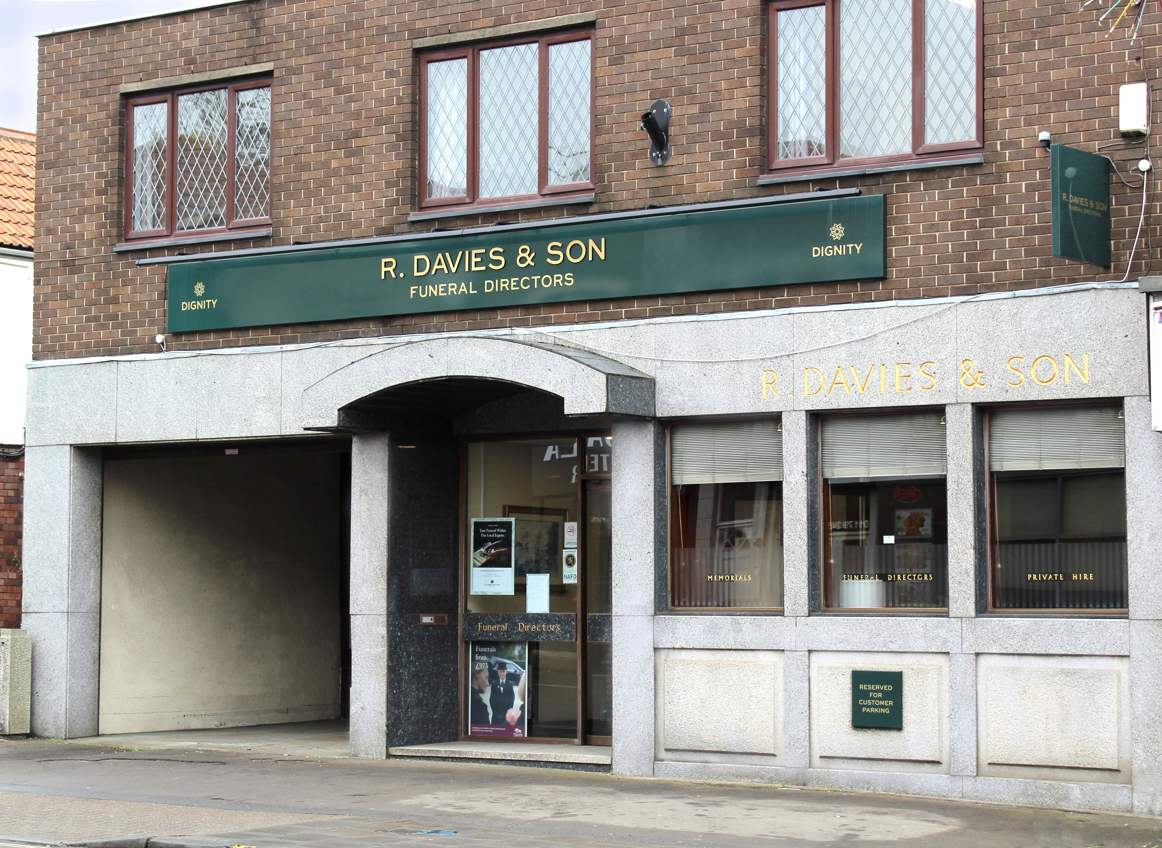 Mcguire And Davies Funeral Home In Monmouth - eu9mbx1