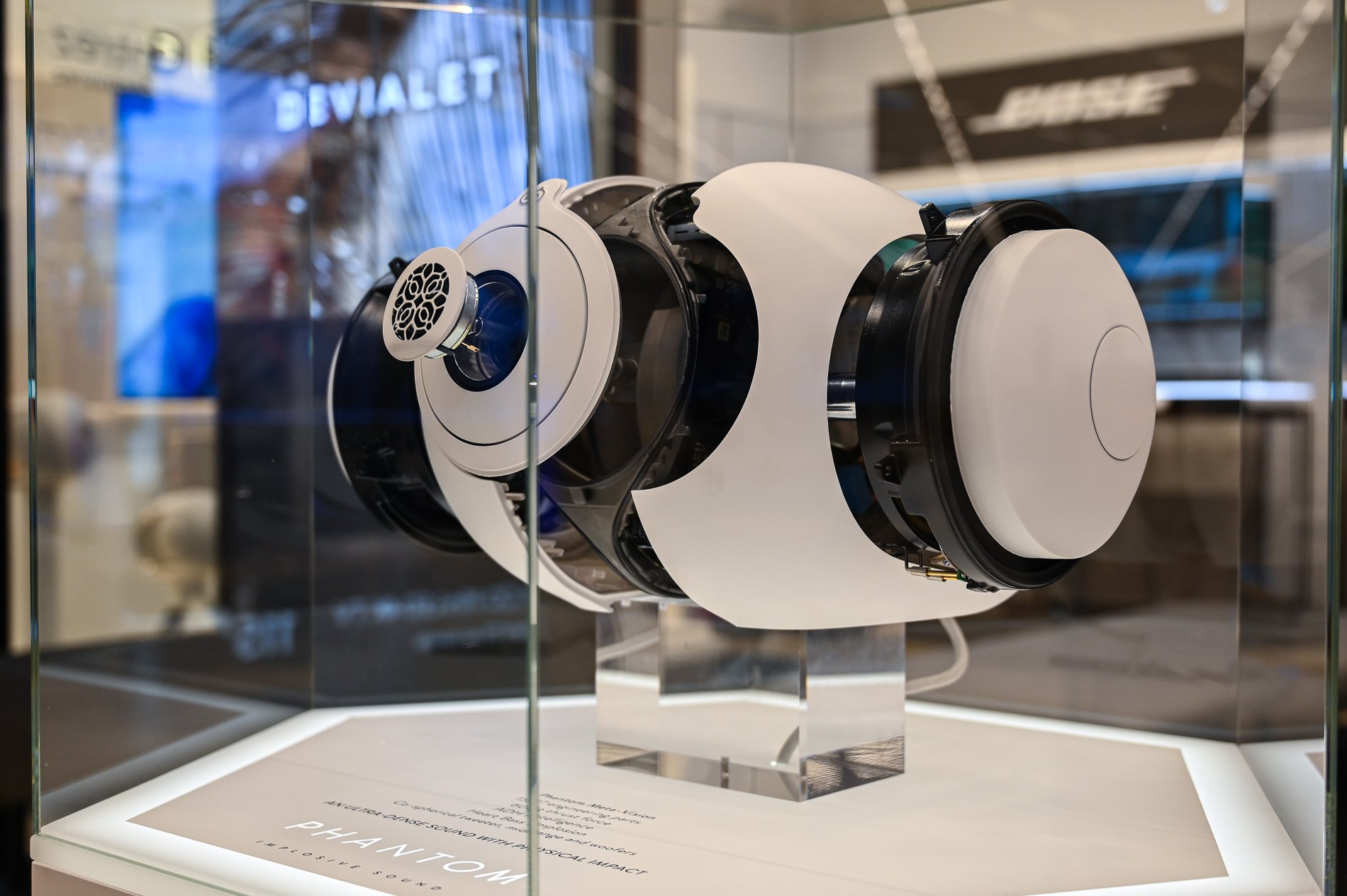 Devialet Phantom déstructurée, fabriquée en France, chez Boulanger Toulon La Garde
