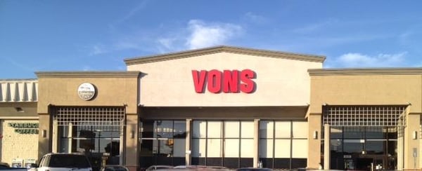 Vons Store Front Picture at 3118 S Sepulveda Blvd in Los Angeles CA