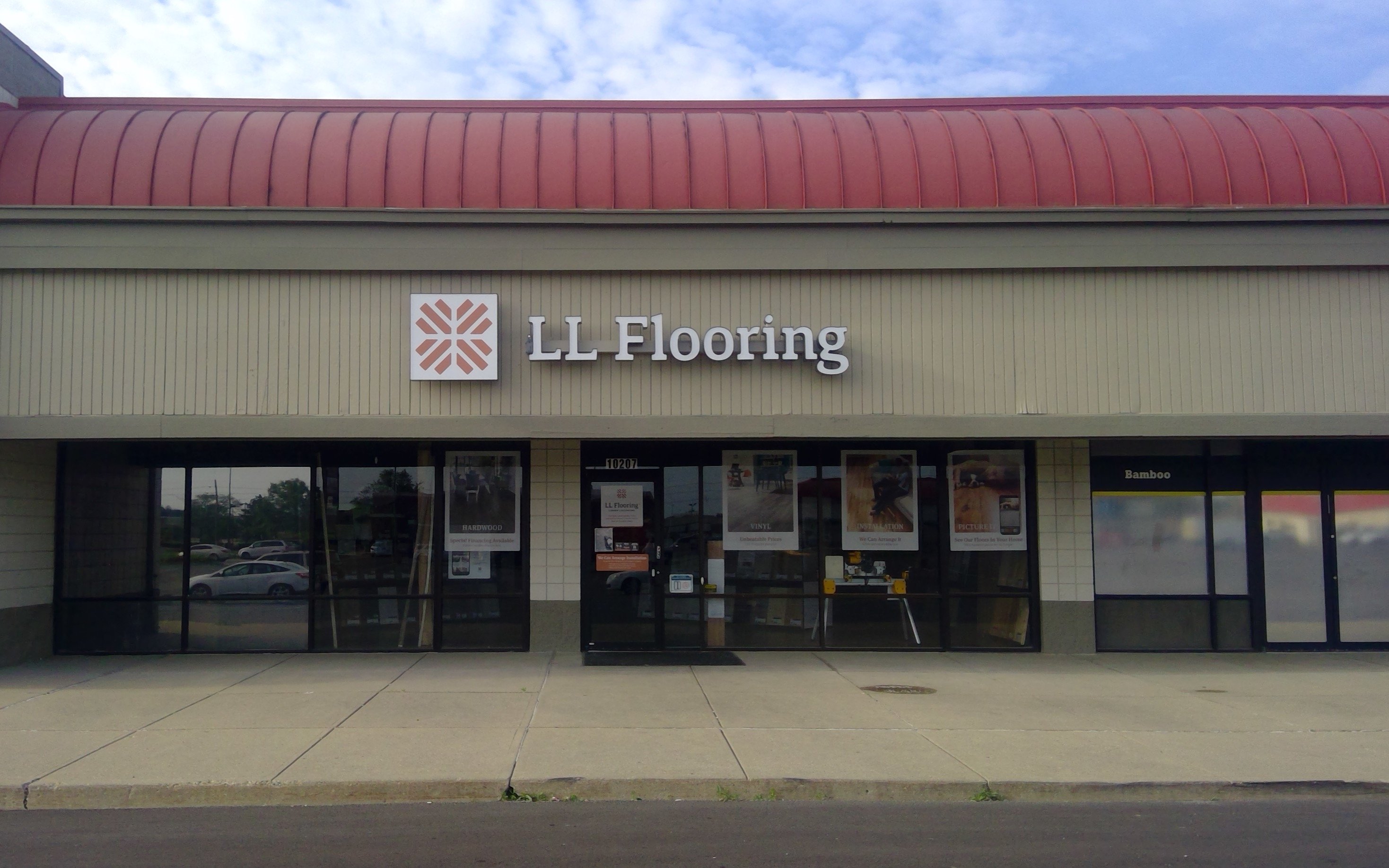 LL Flooring #1370 East Indianapolis | 10207 East Washington Street | Storefront