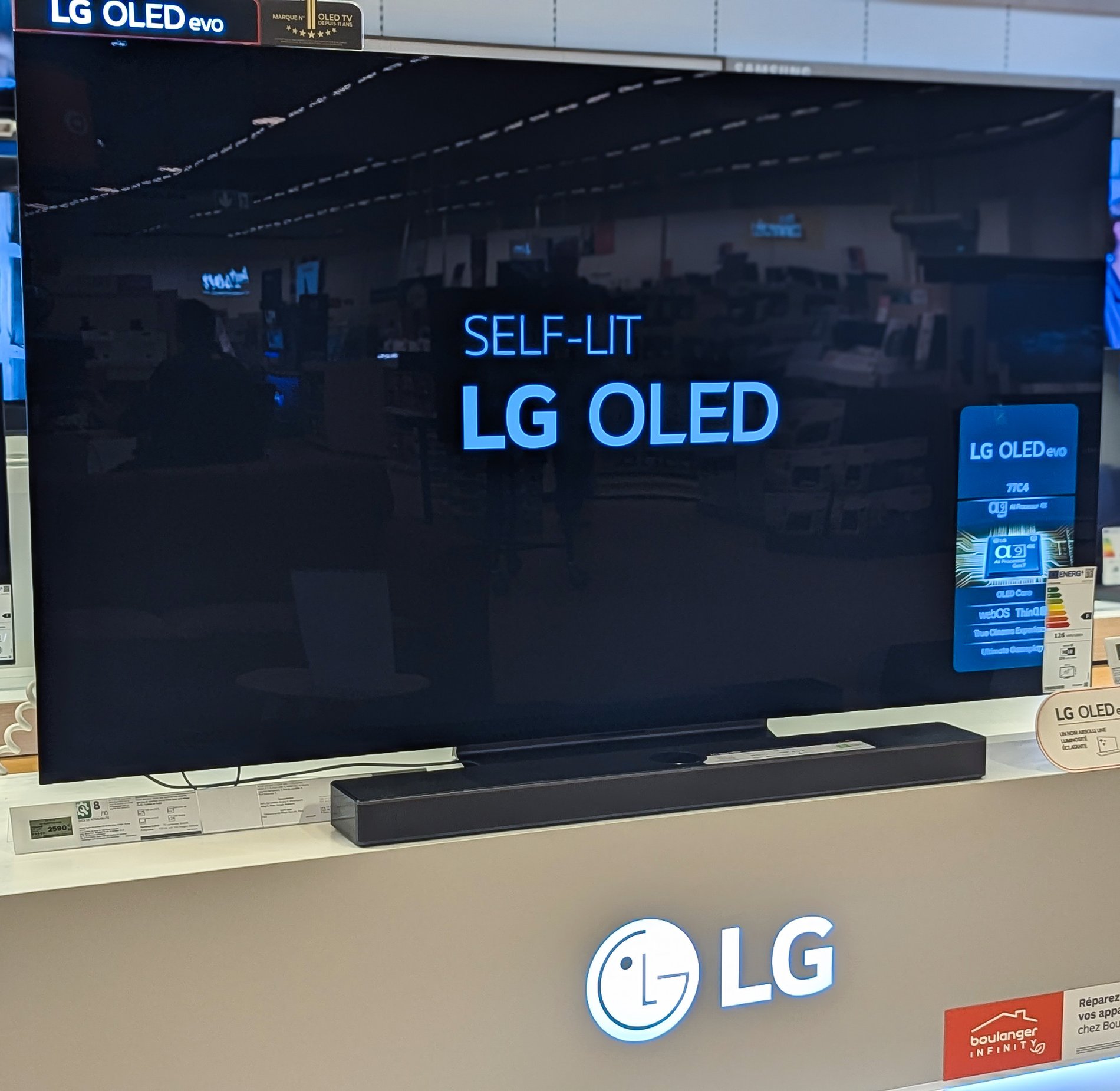 TV LG au magasin Boulanger Mâcon.
