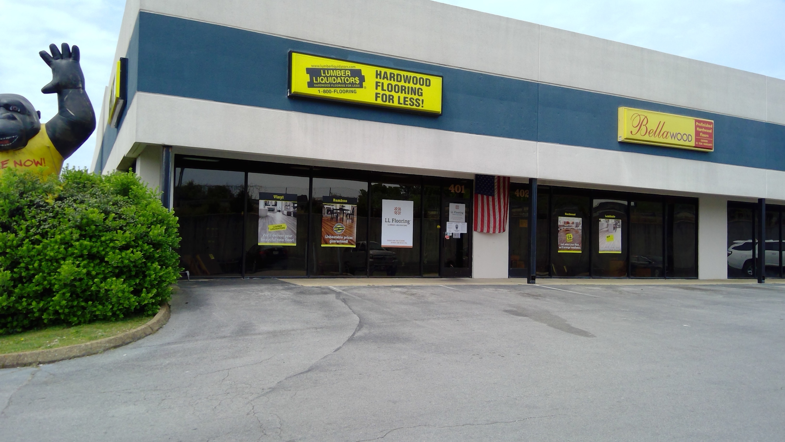 LL Flooring #1138 Chattanooga | 4295 Cromwell Road | Storefront