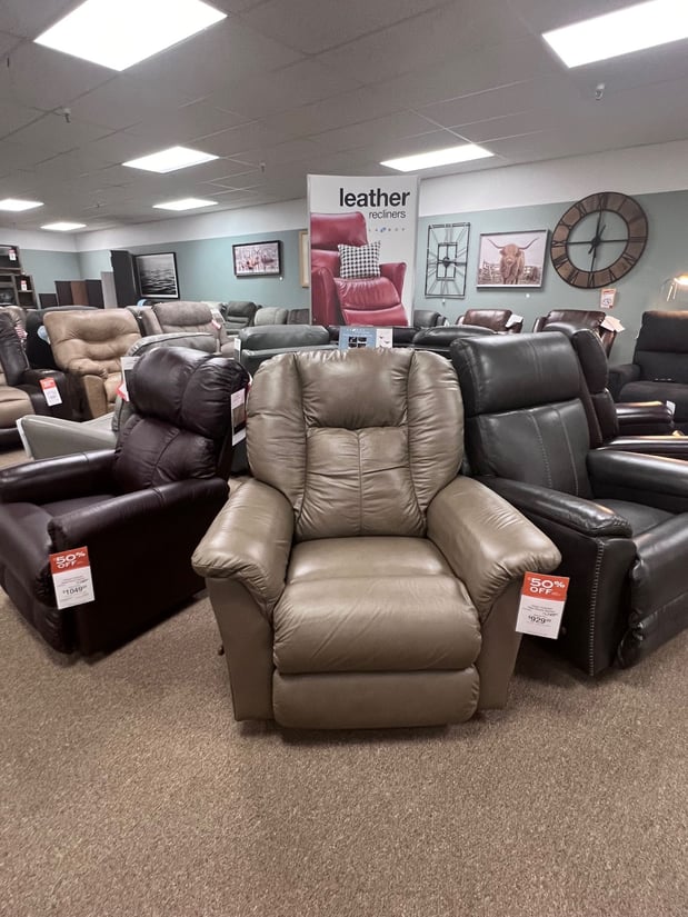 Thief River Falls Slumberland Furniture recliners